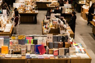 成都「最火的」網紅書店，來拍照的人比看書還多，周末人流量上萬