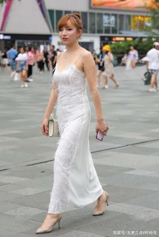 愛情是兩個人的夢想，婚姻卻是兩顆心的殘殤！
