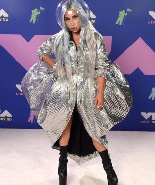 外太空女皇降臨地球 Lady Gaga的奇葩造型背後到底藏著什麼秘密？