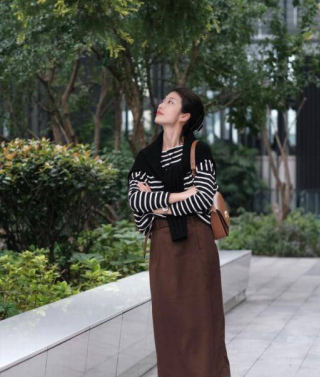 小個子女生秋冬穿搭範本，不必刻意賣萌，這樣穿優雅大方