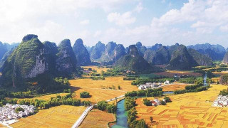 這裏雖然被稱作“小桂林”，卻比桂林的風景美。性價比也超高！
