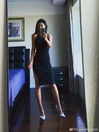 175cm健身女神大秀好身材，玲瓏曲線獲獎比基尼冠軍，太羨慕