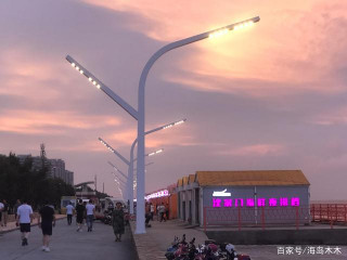 夏天到了，舟山普陀東港海邊這個地方食客爆滿，旅遊品海鮮打卡地