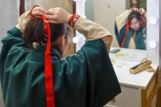 光谷人的一天｜漢服“鐵粉”鄭惠青：因美“入坑”，因文化而深愛