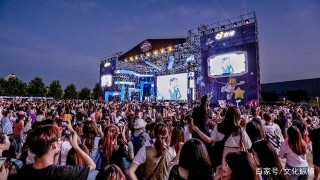 “倒奶追星”被封殺，但更激情的一幕卻無形放大 | 文化縱橫