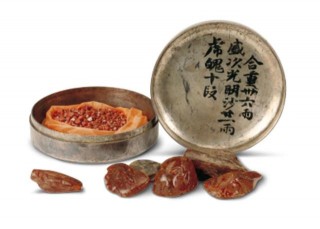 唐 · 盛“次光明砂”銀盒，陝西歷史博物館藏