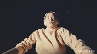 蘋果 AirPods Max：戴上耳機，一鍵遨遊外太空