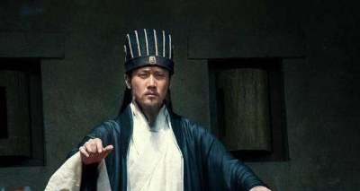 諸葛亮雙腿健全，為啥打仗堅持坐輪椅？這才是他最可怕的地方_劉備_戰場_素車