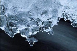 水加熱到105℃會結冰？科學家做出實驗，結果讓人無法想象