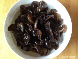 怎麼做“撈汁木耳”？詳細配料在這裏，酸甜爽口嘎嘎香