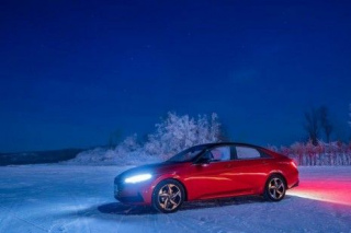 馭雪破冰開什麼車？第七代伊蘭特、卡羅拉誰更合適