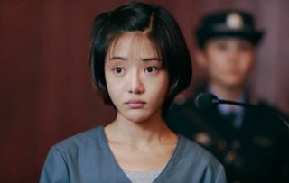 娛樂世界：鄧家佳跑8年龍套，如今搭檔張新成再演懸疑劇