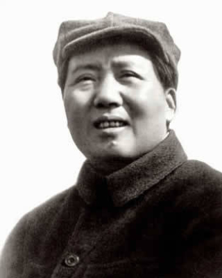 結拜三兄弟，建國後，一人是鐵匠，一人是貧農，一個是國家主席