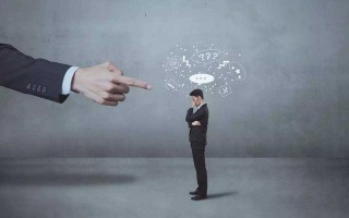 一直是你的下屬、人品能力都很差的人成了你的上司，你將怎麼辦？