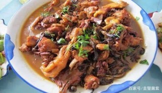 原汁原味的環保食材燉制美食具有獨特的吸引力