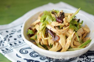 孩子夏天吃飯沒胃口？一般家常涼拌菜，最適合開胃