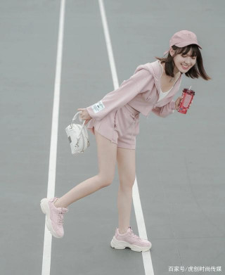 華麗單品抵不過健康之美，健美式穿搭送給你，輕松展現好身材