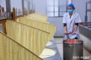 浙江仙居：青年農民致富創新路，工廠化生產傳統美食產品銷全國