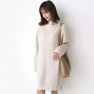 內搭連衣裙不花俏，純色最顯知性優雅
