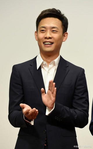 娛樂圈中有這樣一個演員，當主演就會自帶旁白，如今已經成影帝