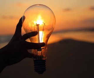地球人捕獲太空電報，正在研究中