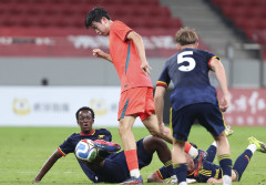 趙松源兩球程晟涵補時絕殺 U17國足3-2力克阿森納U17_國少隊_防守_禁區