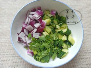年夜飯必備的6道涼拌菜，清爽解膩，營養又美味，看著就很有食欲