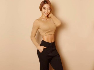 韓國健身女神，堅持每天健身，身材曲線迷人