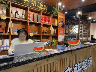 臨潁美食探訪：潁河路上偶遇一家魚火鍋店，被鮮辣美味徹底征服