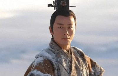 西漢一人不過是小小的車夫，後來卻成為了丞相，是傳奇也是大智