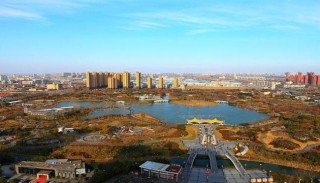 這座城以“鹽”字命名，起源於西漢時期，境內有旅遊景點40多家