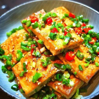 豆腐這樣做巨好吃，外酥裏嫩，一口一個超滿足