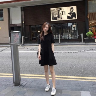 簡約文藝連衣裙，隨風吹來浪漫氣息