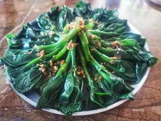 在外面冷菜店都買不到的涼拌蔬菜，夏天吃很爽，做法簡單沒難度