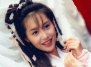 健身“紫霞仙子”，優雅大方，美得讓人離不開眼