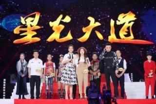 《星光大道》一夜成名，名氣不輸大衣哥，卻拋開名利回家種地！
