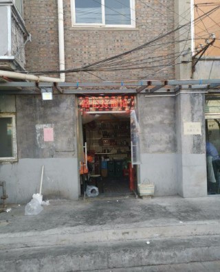天津不起眼的小門臉，一碗黃湯拉麵火了10年，下午3點都沒座位
