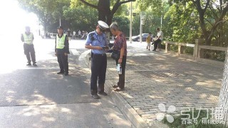 外地遊客不慎和旅遊團走散，江蘇-蘇州姑蘇區交警熱情幫忙，點贊