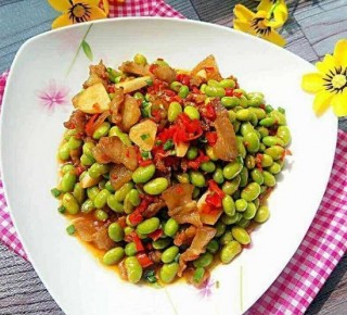 美食推薦：肥肉辣炒毛豆，豆豉杏鮑菇，豆角炒粉絲，炒番薯粉雞蛋