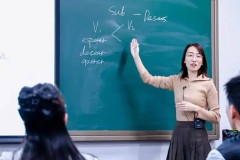 論文逼瘋43%高校教師，光會教學不能評職稱_評審_評價_內卷