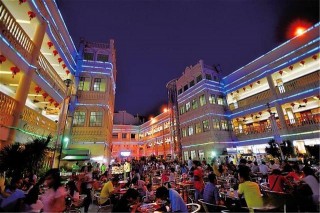 今冬玩穿越，“騎樓林立、商賈絡繹、煙火稠密”小吃美食天堂