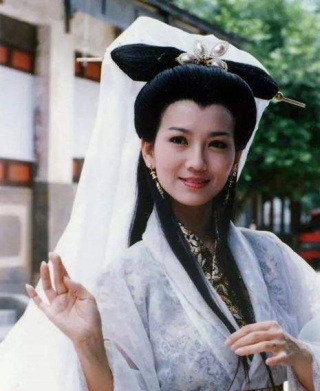 雷峰塔下真有白蛇？18年前考古隊深入地宮，揭開千年奧秘_時候_文物_法海