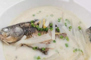 舌尖上的美食，鯽魚這四種做法，你知道哪幾種？