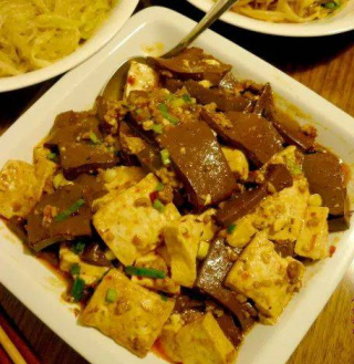 豆腐也能做成招牌菜，口感外酥裏嫩