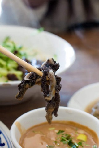 北京人的命，是芝麻醬給的