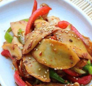 看著流口水的幾道家常菜，美味可口，鮮香四溢，家人愛吃