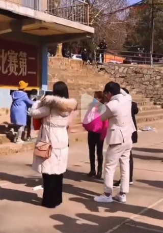 《你好，李煥英》拍攝地火了，小小郊區竟成為了旅遊景點