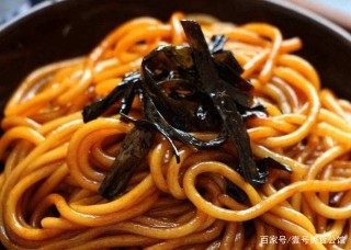 晚餐來一份蔥油拌面，烹飪簡單，鮮香味美，老少皆宜的美食
