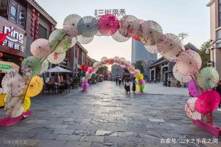 南寧市中心本來有個中山路美食街，又規劃出三街兩巷，看看怎麼樣