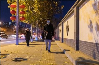 “追光男孩”，好暖！